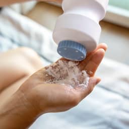 J&J schikt voor 5,5 miljard dollar na claims dat babypoeder kanker veroorzaakt