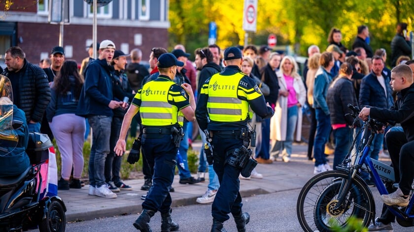 Kritiek op vrouwenmars in Loosdrecht tegen azc: ‘Ik heb dit in Nederland nog niet eerder gezien’