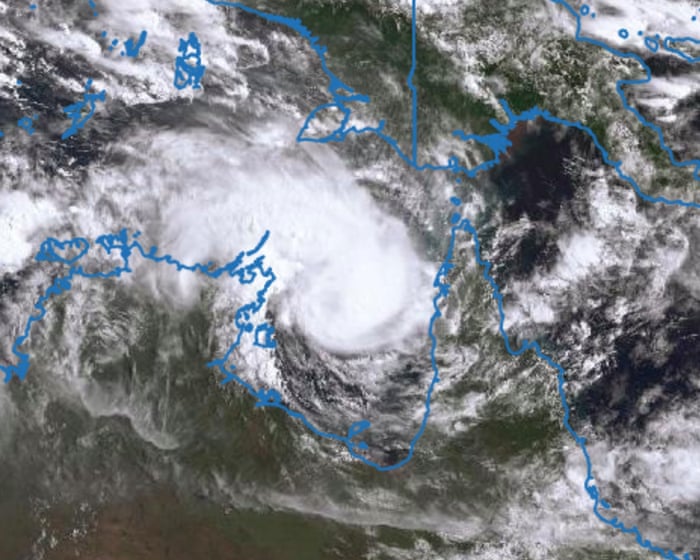 Tropical Cyclone Narelle forecast to intensify in strength as it barrels towards NT