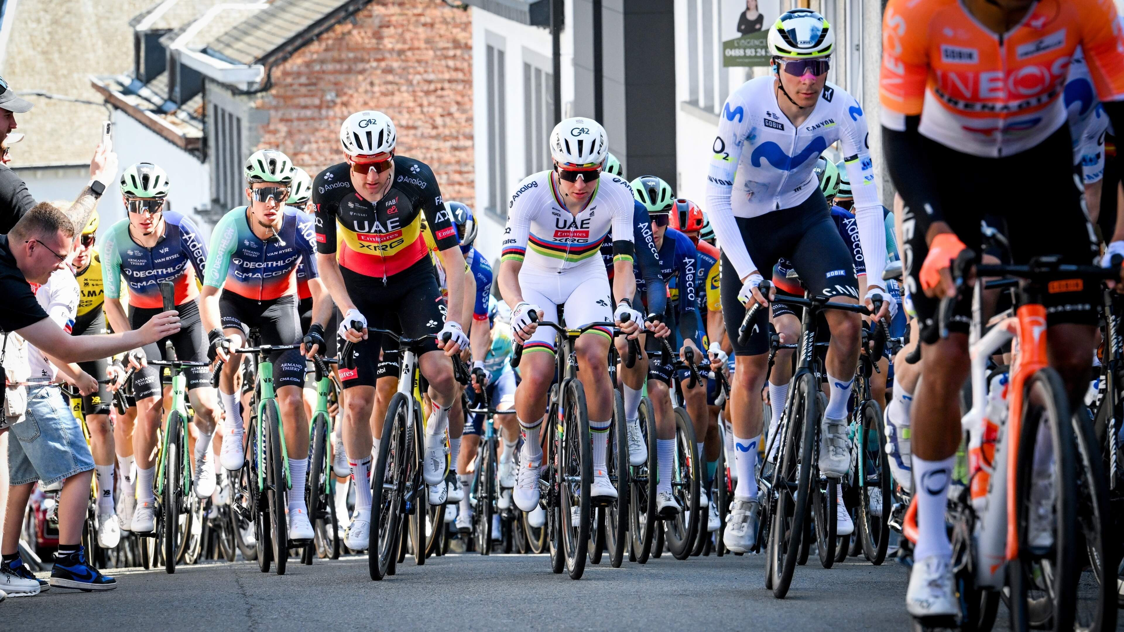 LIVE Luik-Bastenaken-Luik: Tadej Pogacar na grote achterstand bijna weer bij Remco Evenepoel & co