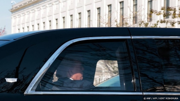 Trump brengt historisch bezoek aan Hooggerechtshof VS