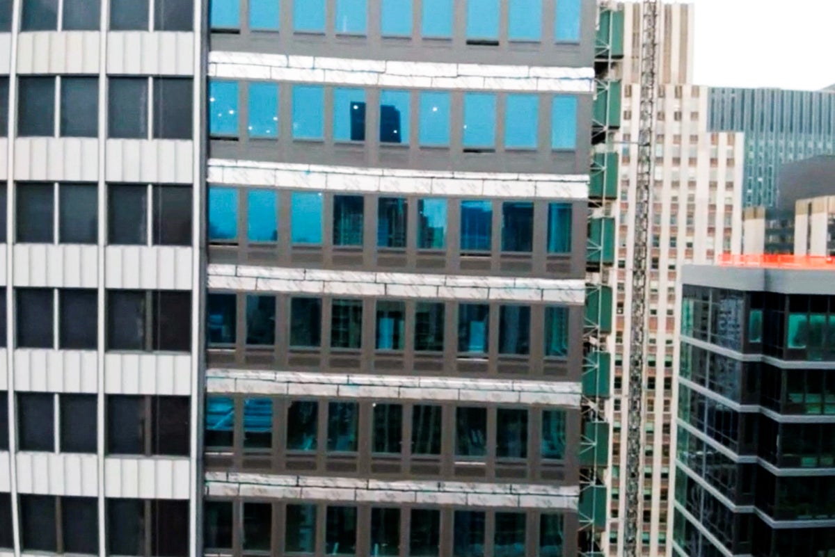 ‘Frozen zone’ remains around compromised New York high-rise as city rushes to save structure
