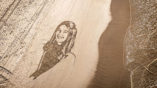 Jade Kops in zand van haar geliefde strand vastgelegd: 'Prachtig'