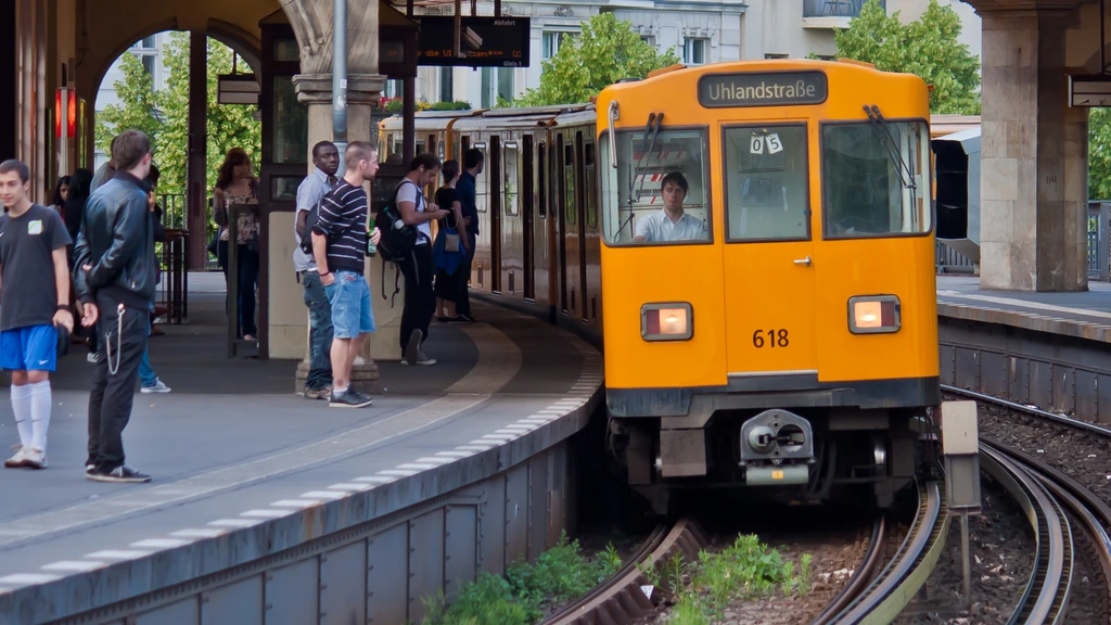 Kabinet kijkt naar goedkoop ov-ticket zoals in Duitsland, dit leverde het daar op