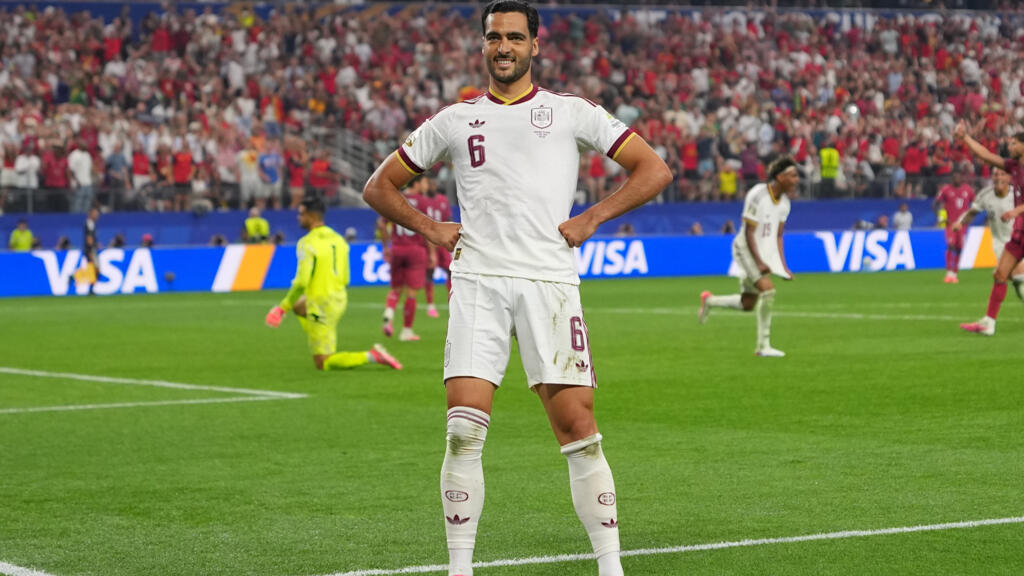 Merino's late strike takes Spain past Portugal into World Cup quarter-finals
