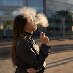 Kabinet grijpt in tegen illegale vapehandel, probleem veel groter dan gedacht