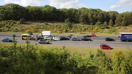 Ravage op A1 na kettingbotsing met negen voertuigen