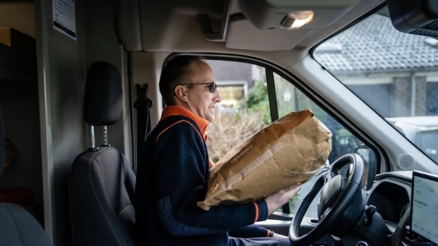 PostNL profiteert van verkiezingspost, pakketvolume gezakt