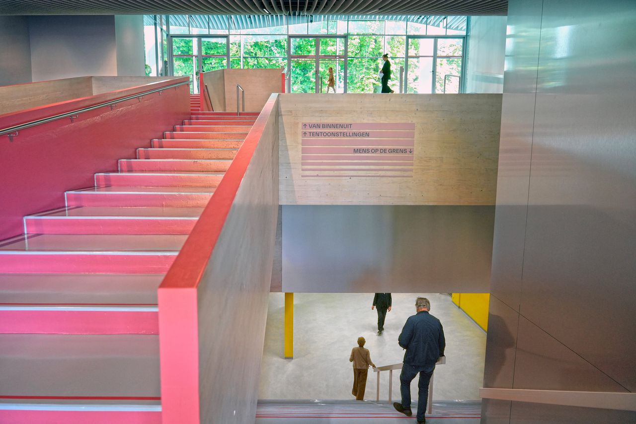 In het vernieuwde Valkhof Museum zijn de exposities actueler en is het interieur ‘fifty shades of pink’