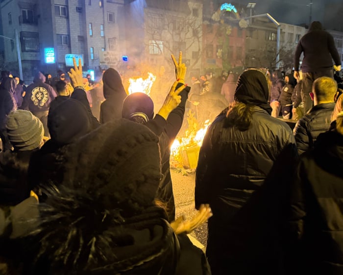 US and UK military withdraw some personnel from Middle East amid Iranian threats