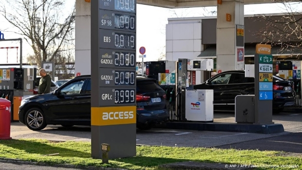 Duitse diesel breekt record, maar Nederlanders betalen fors meer