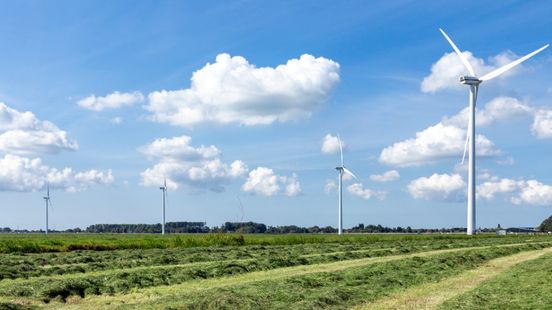 Tientallen bewoners en wethouders uiten kritiek op plan windturbines: 'Onmenselijk en onredelijk'