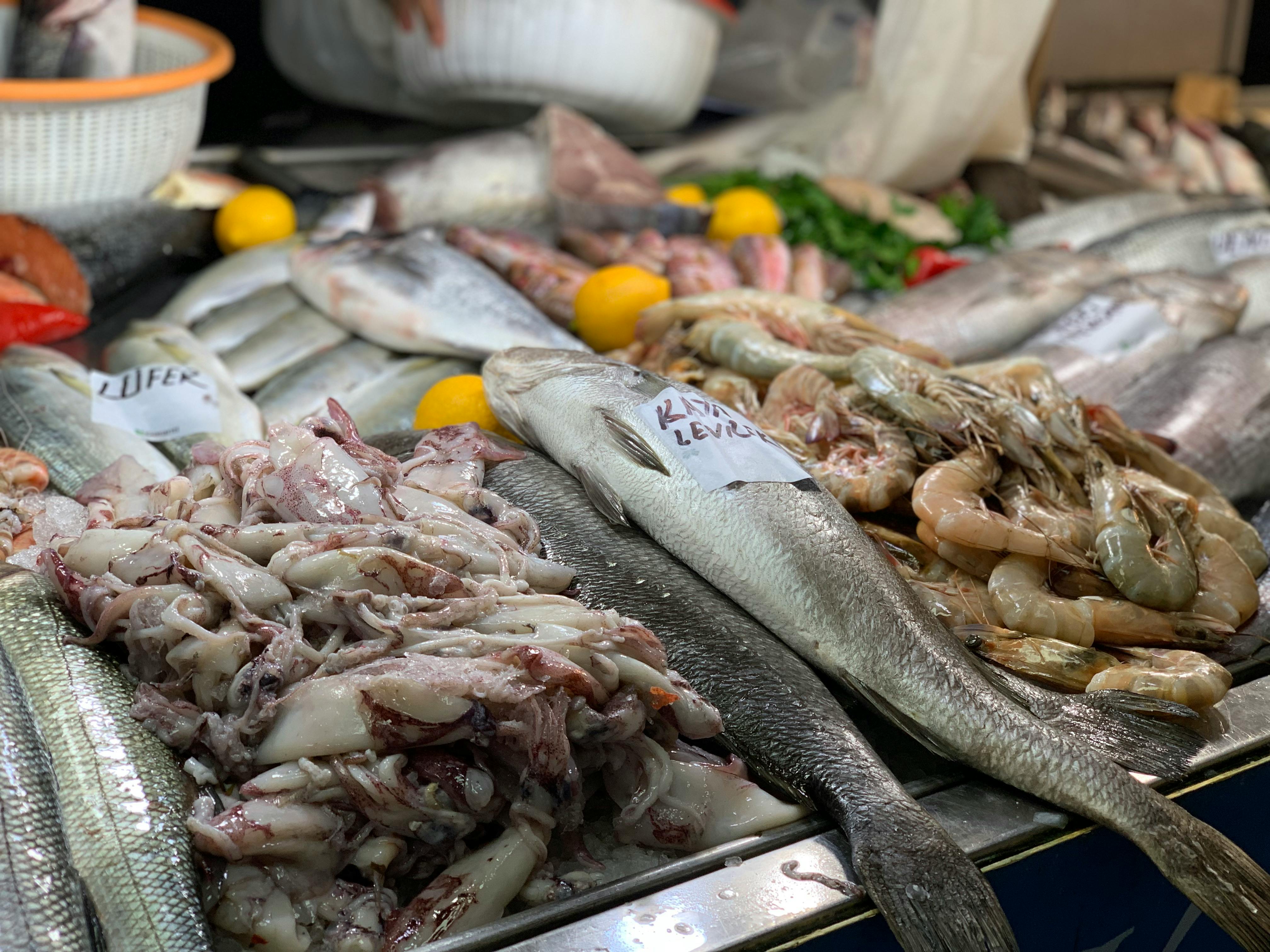 Veel viswinkels voldoen niet aan eisen voor voedselveiligheid: ‘Kan van een 6 naar een 9’