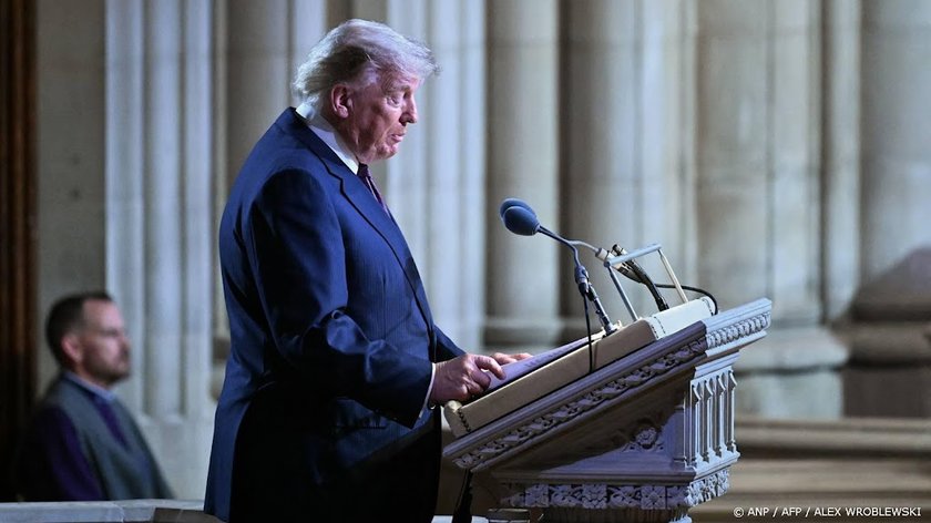 Trump prijst Graham bij herdenkingsbijeenkomst als ‘legende’