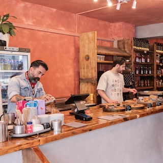Bougatsa over gyros: the (new) taste of Greece at Fanke Greek Deli on Rozengracht