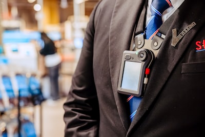 Albert Heijn start proef met bodycams vanwege duizenden meldingen van agressie