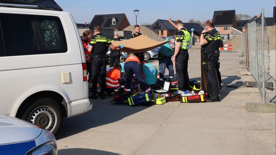 Kind overleden na aanrijding met busje