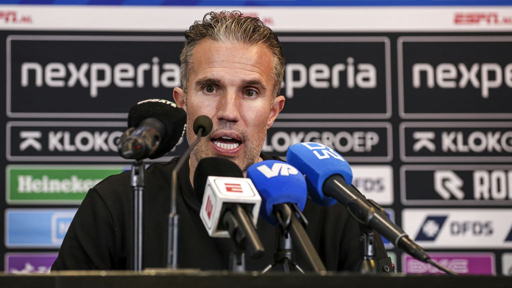 'Dramatisch, hij had rood moeten krijgen', foetert Van Persie na 1-1 bij NEC