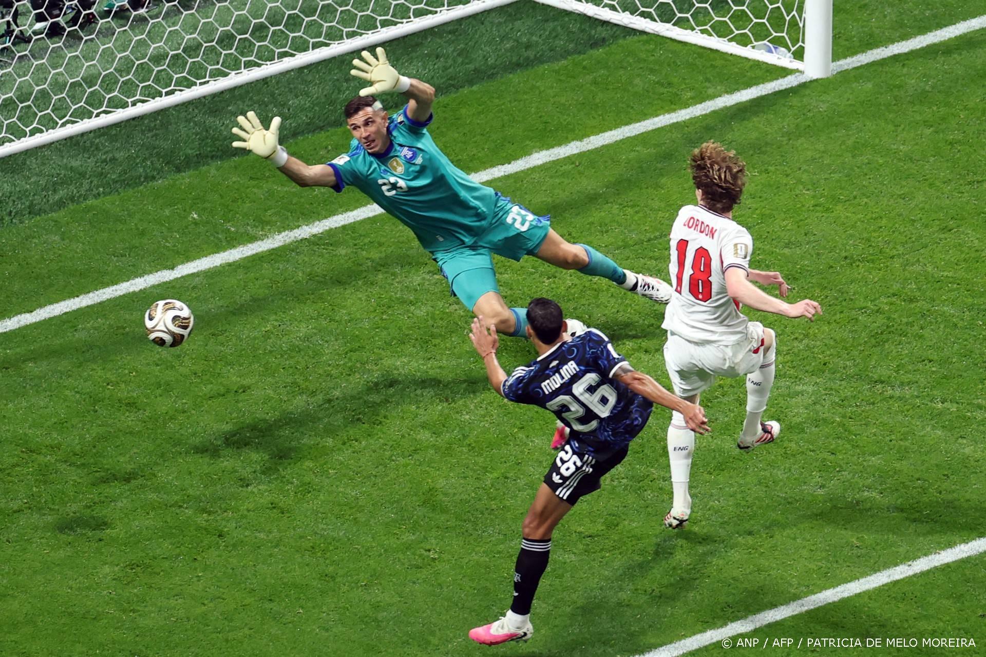 Argentinië knokt zich langs Engeland en staat weer in finale WK