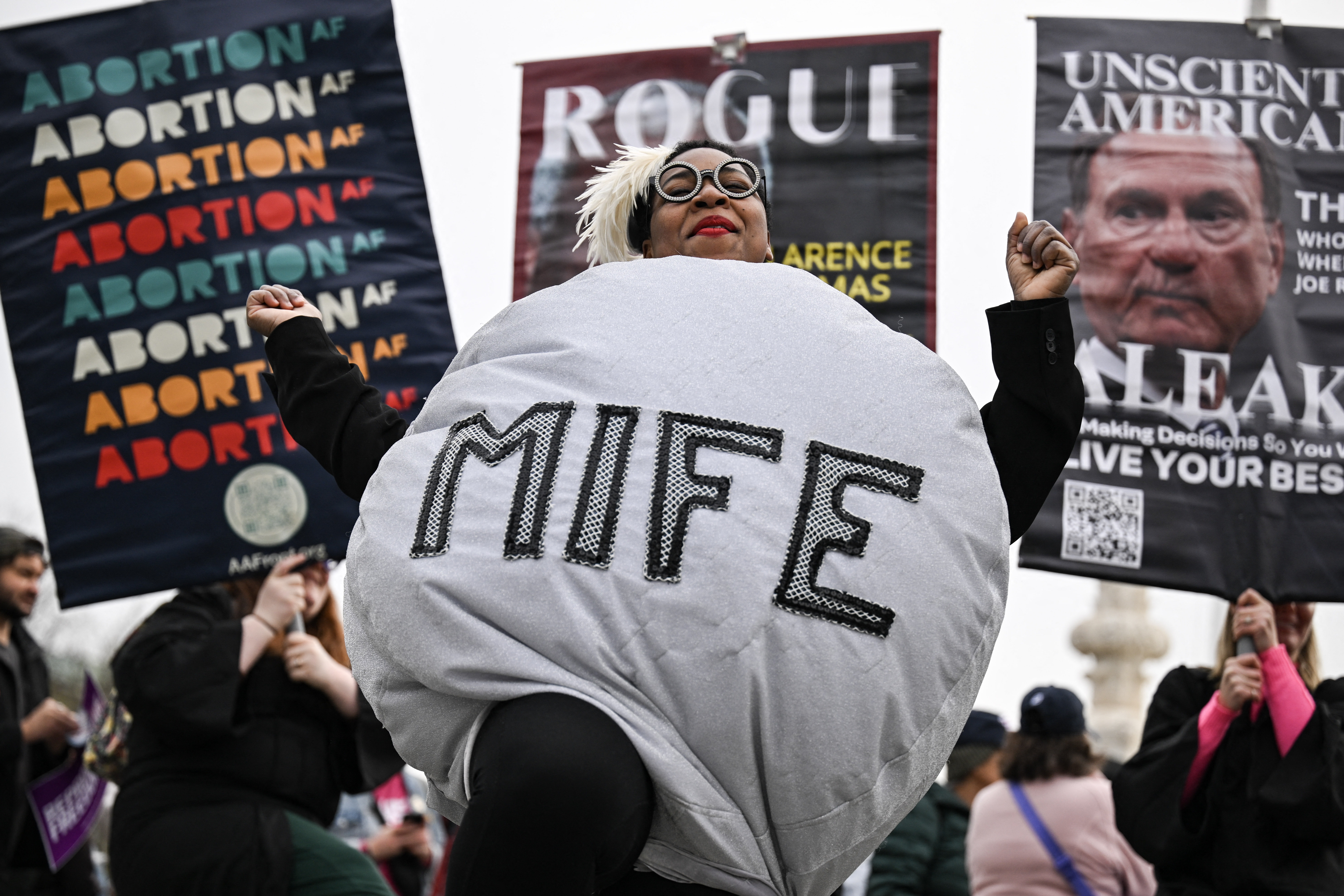 Supreme Court gives abortion pill mifepristone a 1-week reprieve from a major change