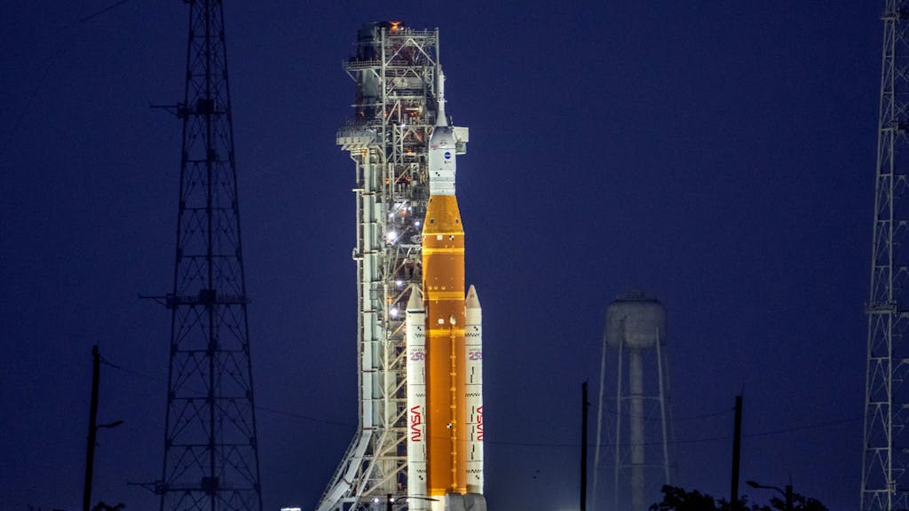 Na ruim 50 jaar weer mensen naar de maan? Artemis II is klaar voor vertrek