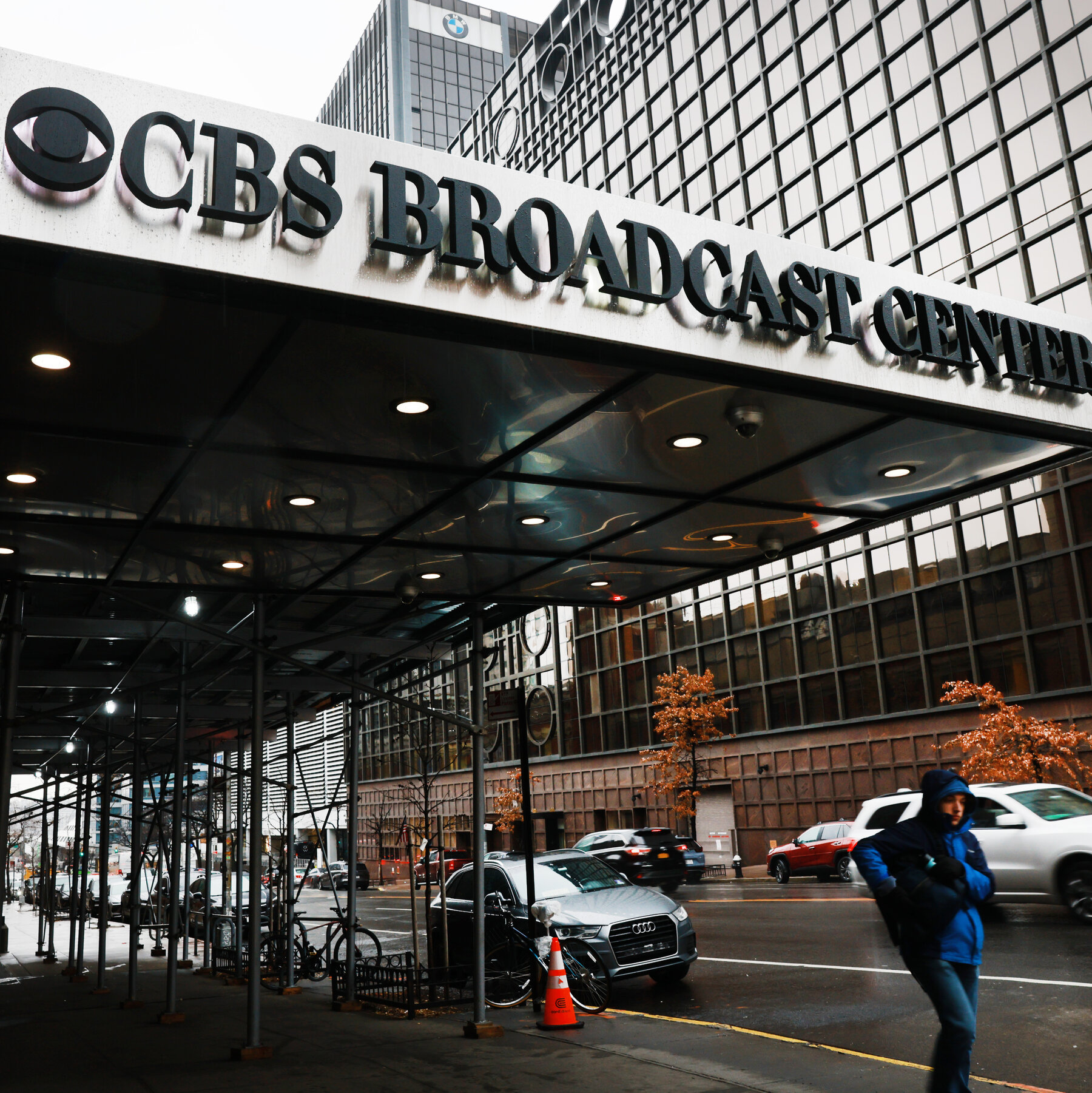 CBS News Radio, Onetime Home of Murrow, Will End Amid Layoffs