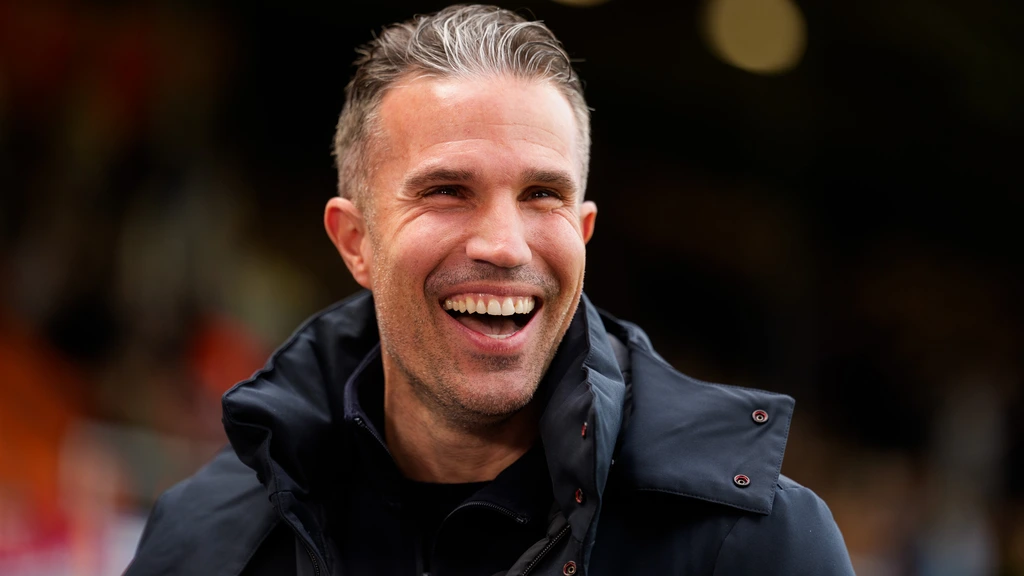 Van Persie wil Advocaat behouden voor Feyenoord: 'Ik spreek Dick dagelijks'