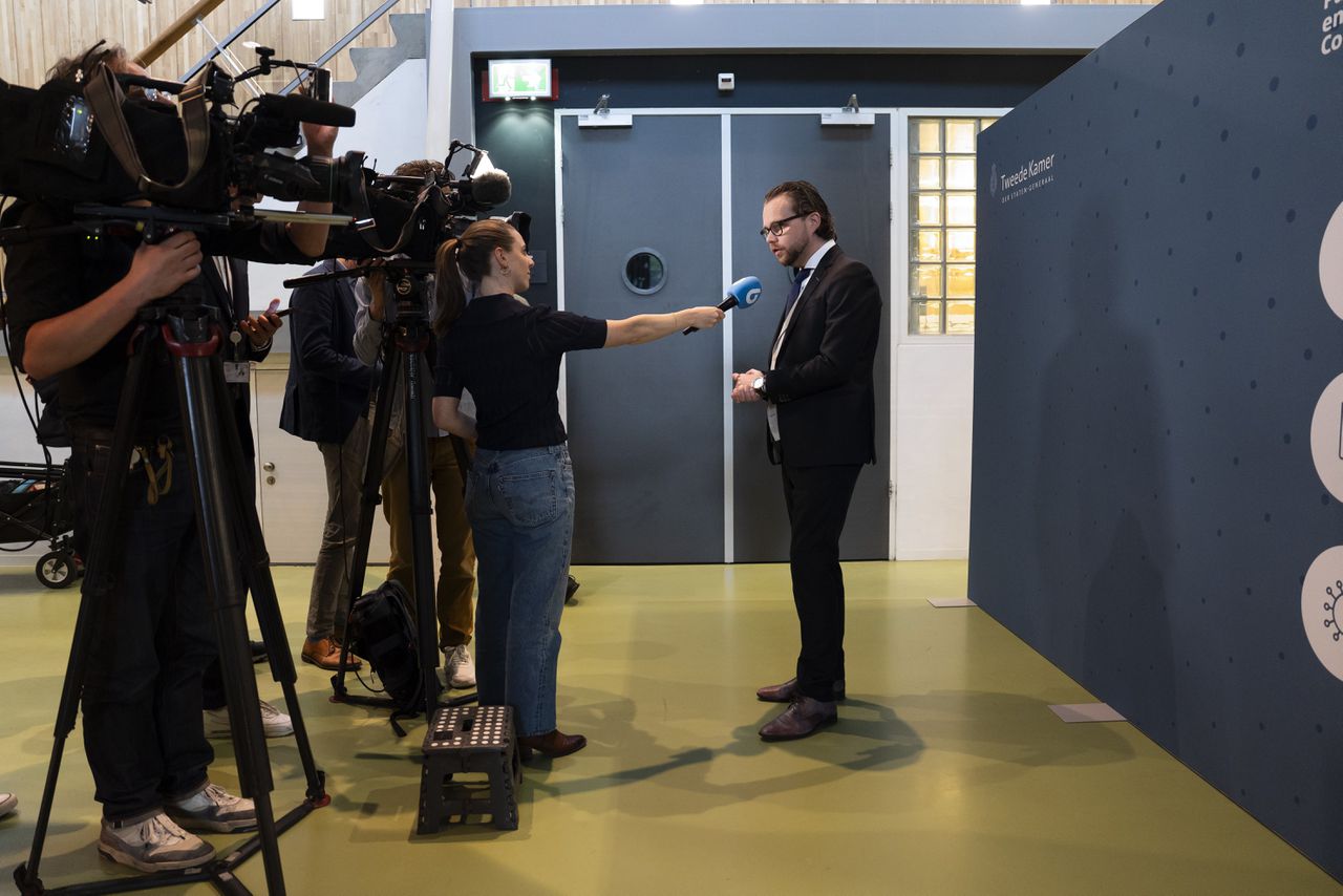 OMT-lid en burgemeester Den Bosch verhoord op tweede dag corona-enquête