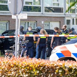 Auto met explosieven crasht in Amsterdam-West na achtervolging, buurt ontruimd