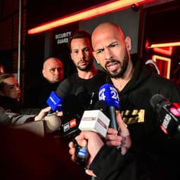 Tate-broers nog twee weken vast in afwachting van zitting over uitlevering