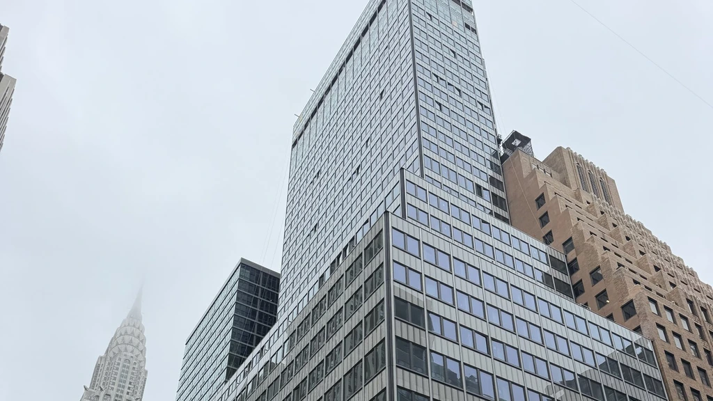 Woontoren in centrum New York dreigt in te storten, omgeving ontruimd