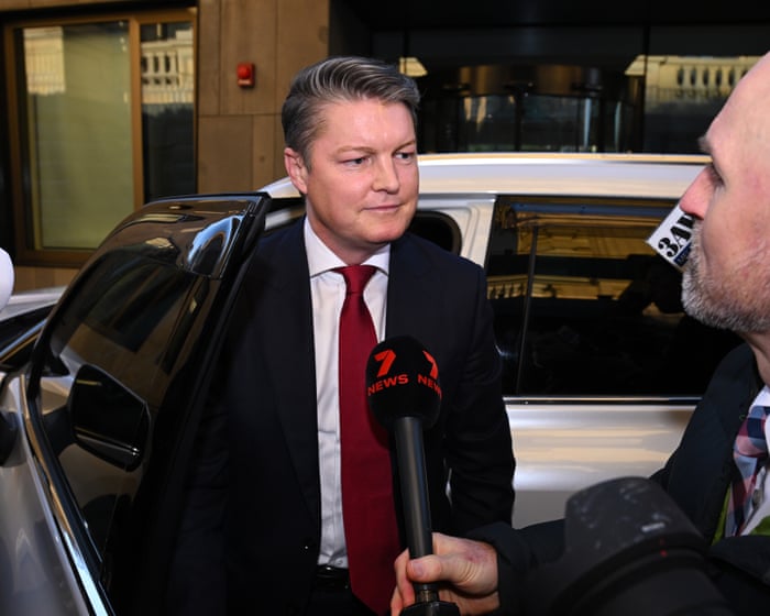 Australia news live: Labor MPs gather before Victorian leadership challenge; PM praises outgoing ACTU ‘giants’