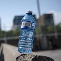 NU+ | Hoe voorkom je dat je te veel water drinkt? 'Gebruik urine als graadmeter'