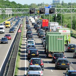 Verkoop nieuwe auto's stijgt licht, vooral elektrische modellen populair