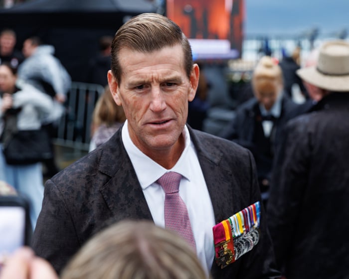 Indigenous speakers booed at Anzac Day services while Ben Roberts-Smith attends separate Gold Coast event