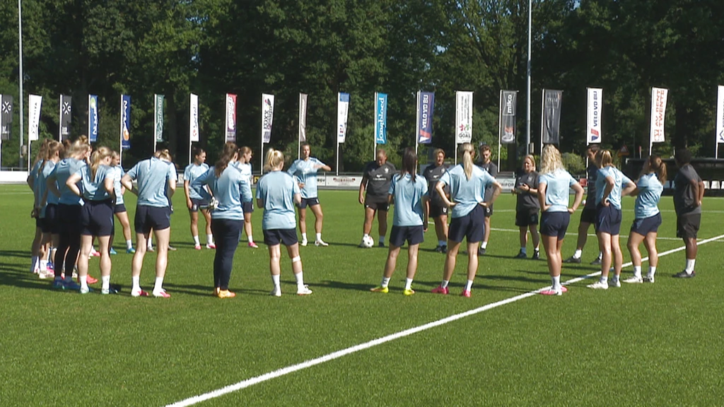 Voetbalsters Twente na kater klaar voor Supercup-duel met kampioen PSV