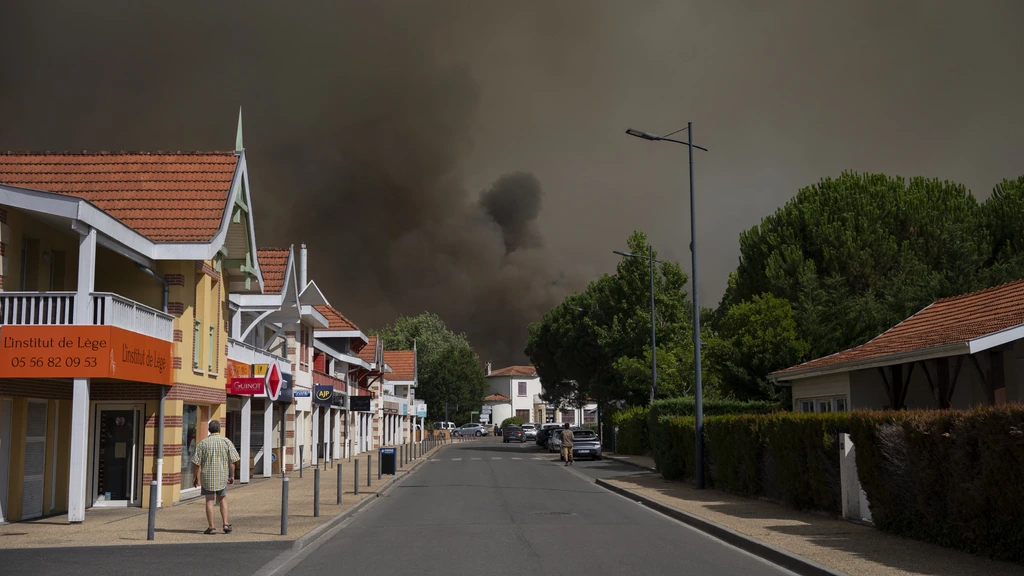 Ruim 20.000 mensen geëvacueerd vanwege natuurbrand in Zuidwest-Frankrijk