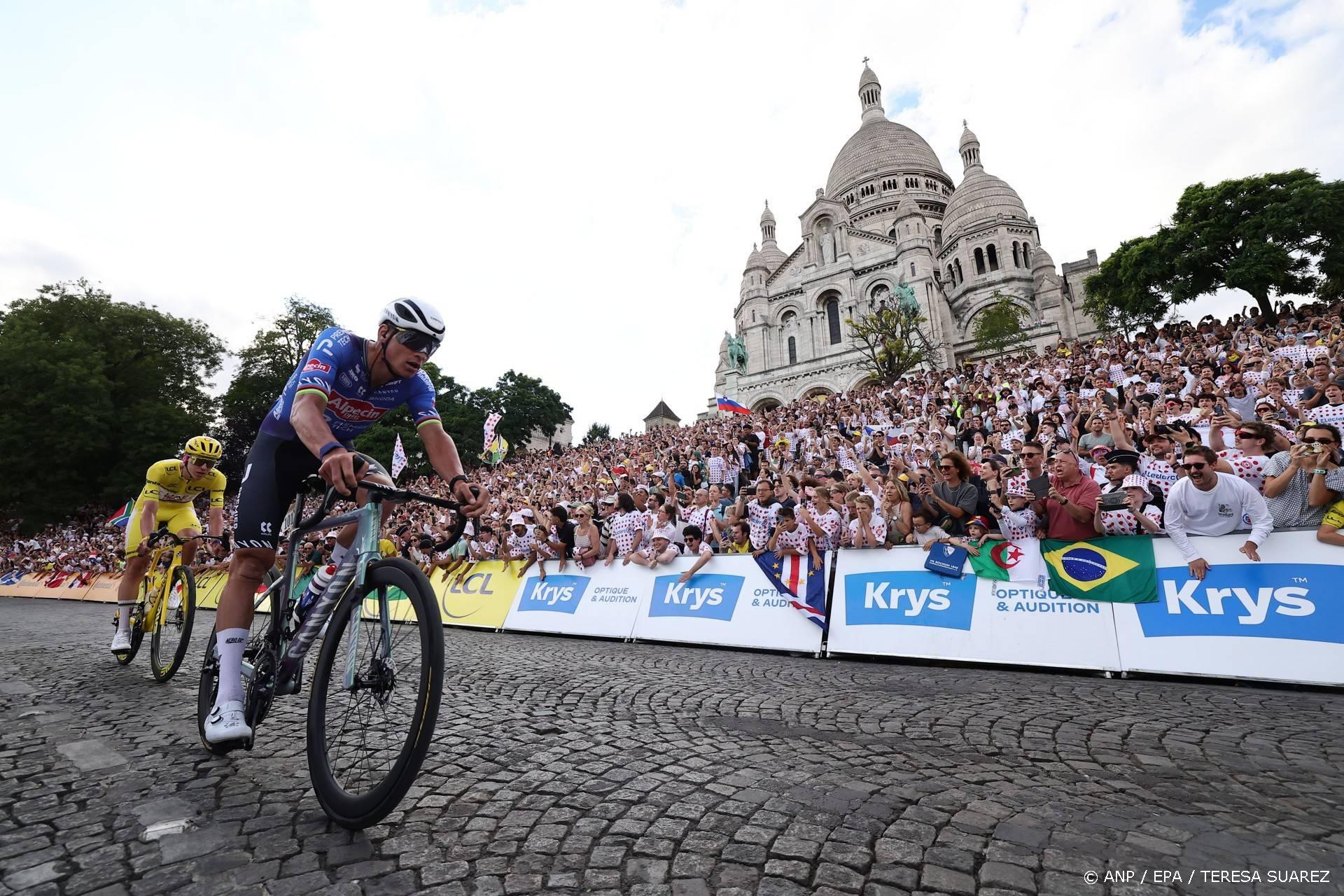 Van der Poel wint slotetappe Tour de France op Champs-Élysées