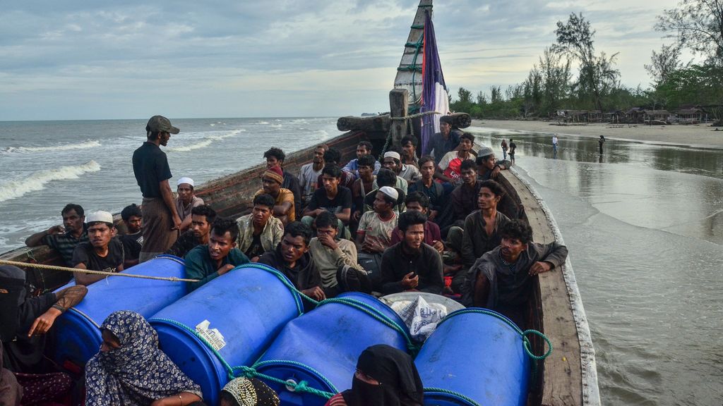 Meer dan 250 mensen vermist na kapseizen vluchtelingenboot Andamanse Zee