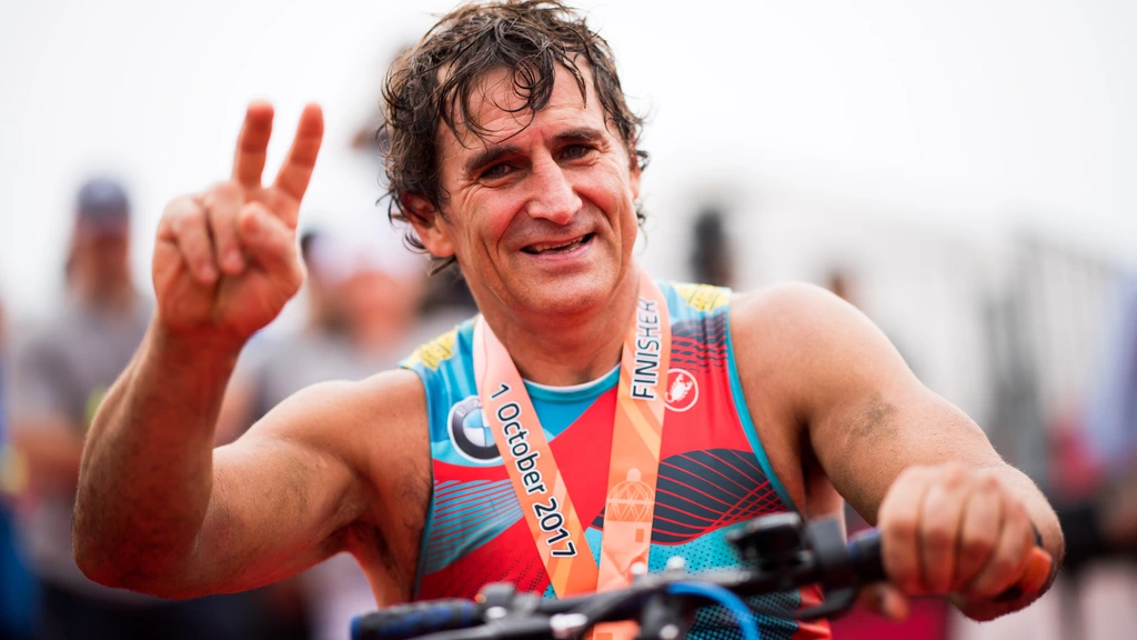 Voormalig F1-coureur en viervoudig paralympisch kampioen Zanardi (59) overleden