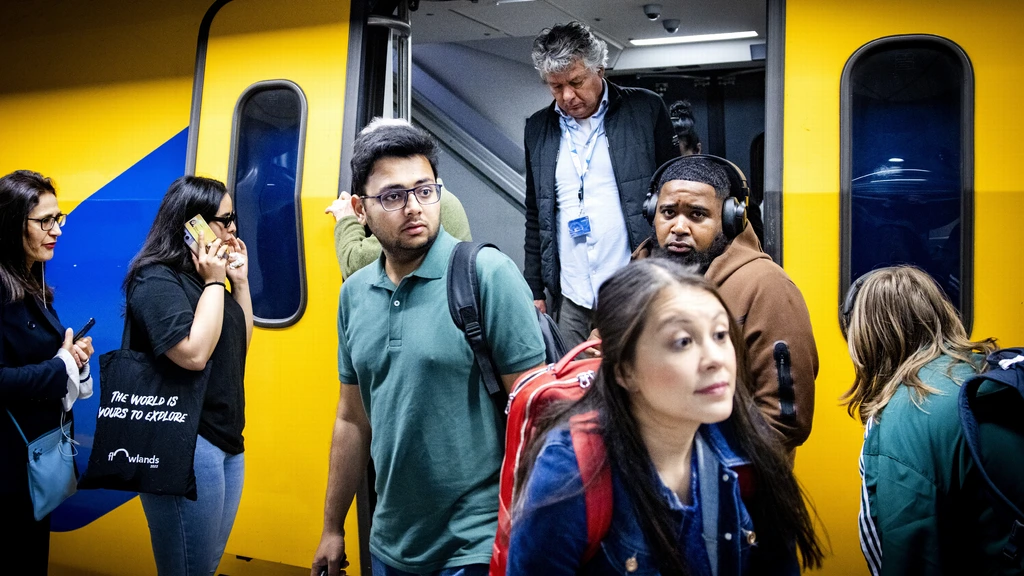 Reizigers helpen NS over eerste halfjaar uit de rode cijfers
