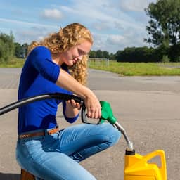 Jerrycans niet aan te slepen: bouwmarkten verkopen er drie keer zoveel