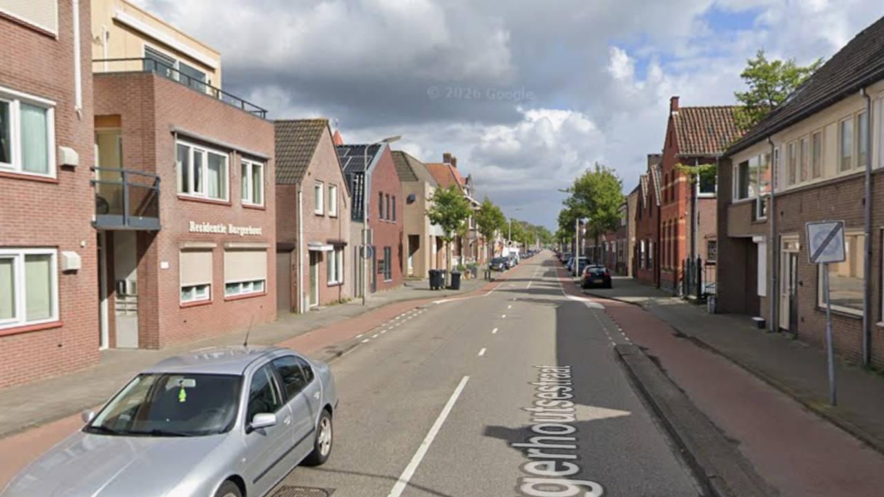 Meisjes gewond nadat ze uit het niets door man van fiets worden getrapt