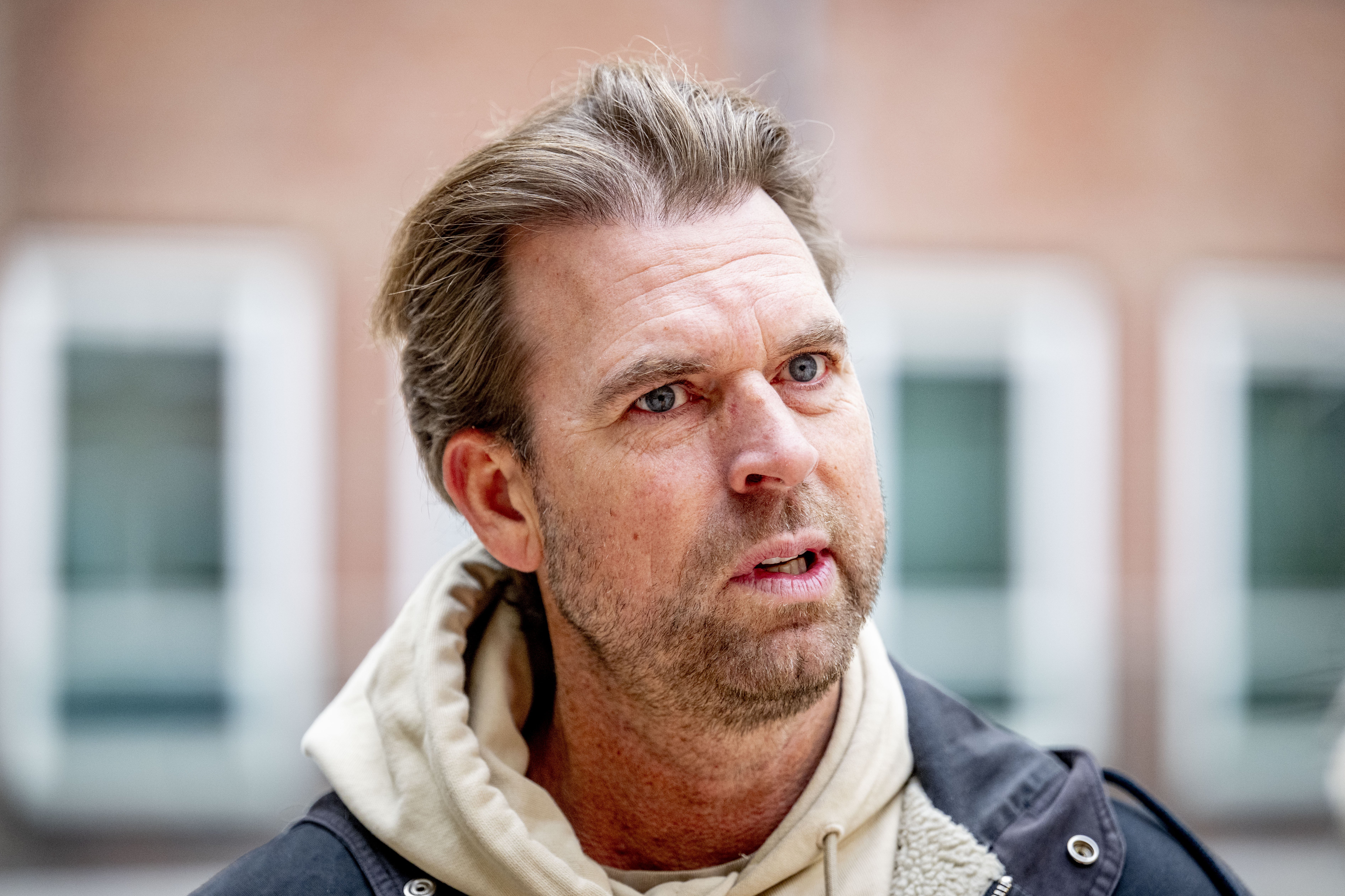Zoon van Rutger Castricum werd online benaderd door oudere man: ‘Mijn bloed ging wel koken’
