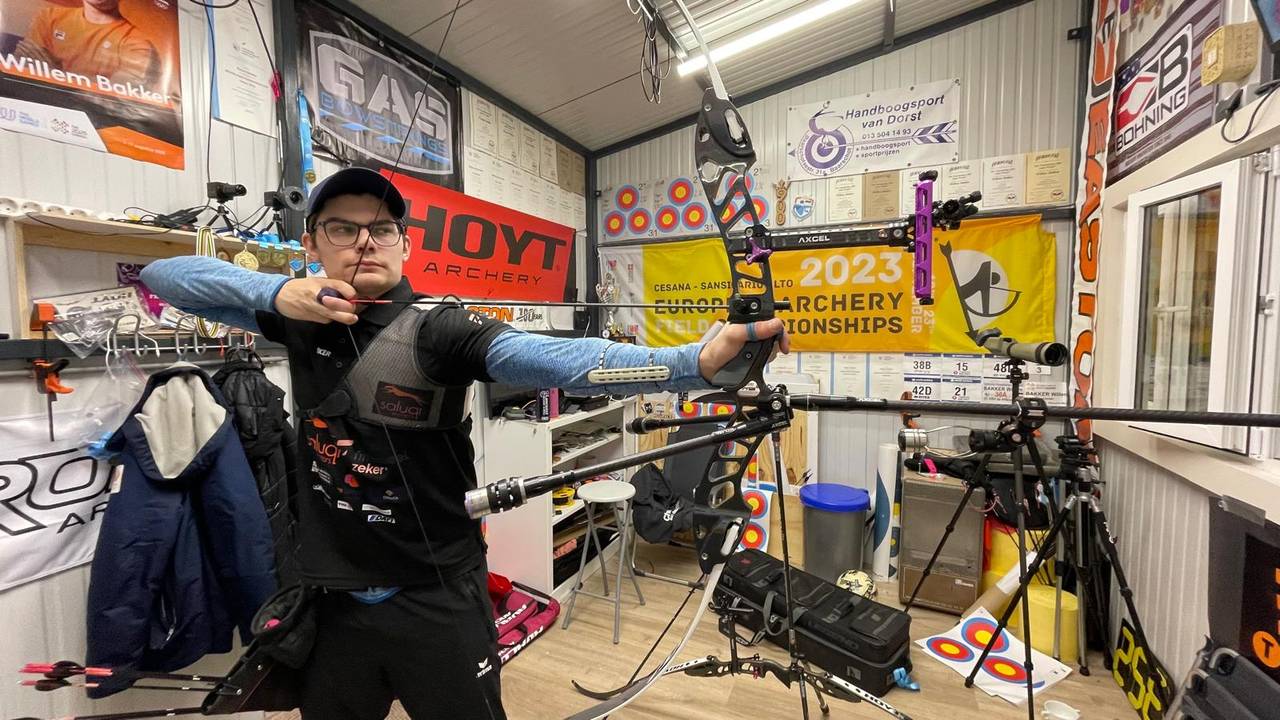 Willem raakte 'verslaafd' aan schieten en traint vele uren vanuit klein hok