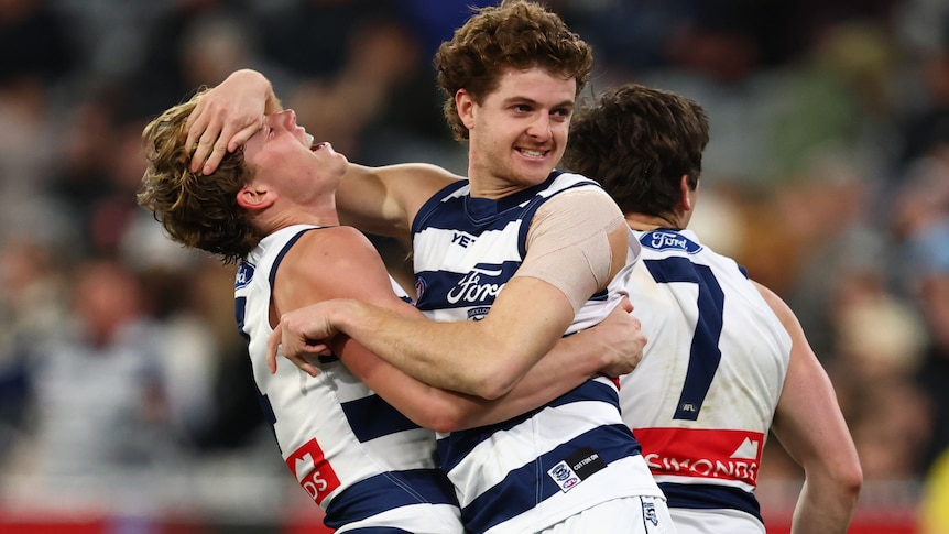 Cats hold off Magpies comeback for critical MCG win