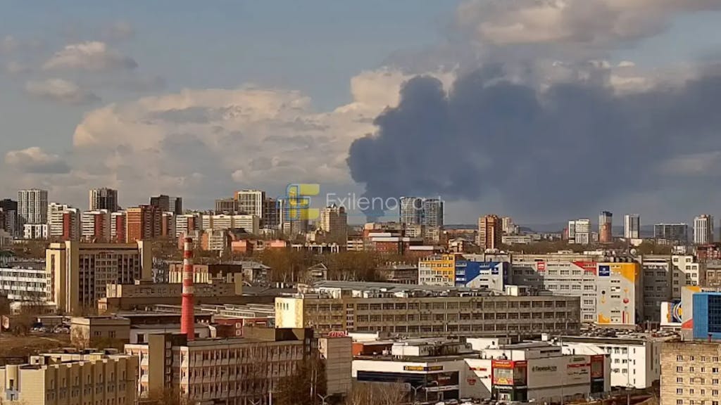 Oekraïense drones raken Russisch oliepompstation in de Oeral, felle branden