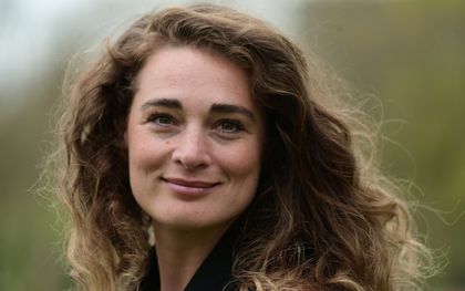 Brankele Frank: Op de bank voor je uit staren is ook productief