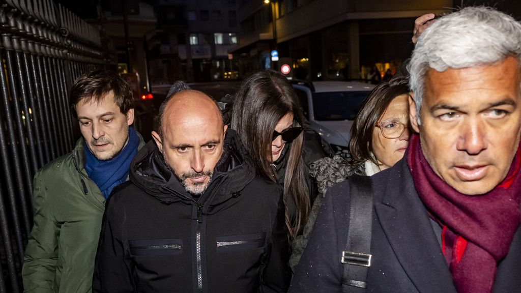 'Personeelsdeur bar Crans-Montana zat op slot, eigenaar plaatste ontvlambare platen'