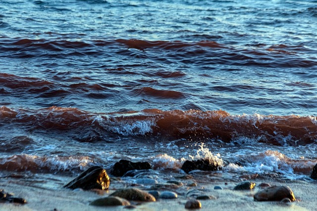 US-Iran talks to continue Monday in Pakistan, Trump says